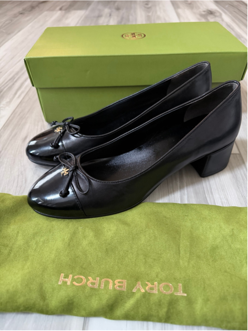 Tory Burch Cap Toe Pumps Black Leather Patent Bow Block Heel Women Size 8 NIB